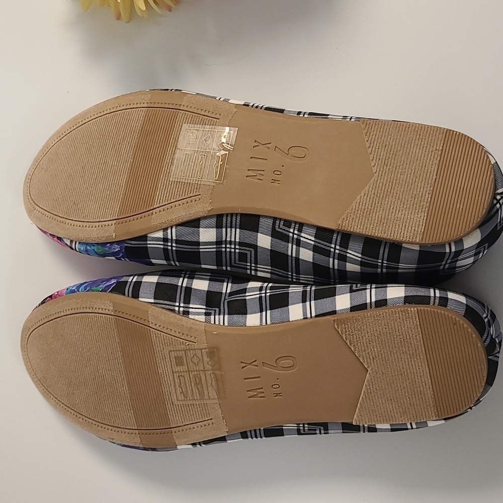 MIX NO. 6 Ballet flats, black white plaid, pink blue flowers. 9.5 EUC - Picture 10 of 15
